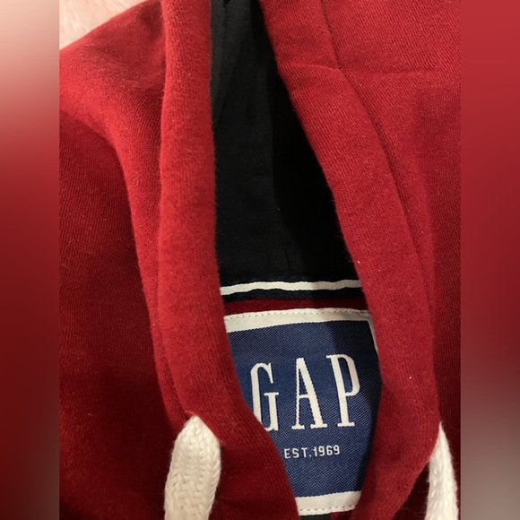 Warm GAP hoodie in size Small - Picture 3 of 3